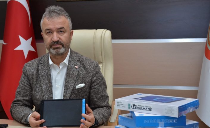 19 Mayıs Belediyesi öğrencilere tablet desteği sağlıyor