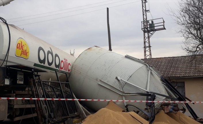 Bolu'da üzerine yem silosu devrilen kişi hayatını kaybetti