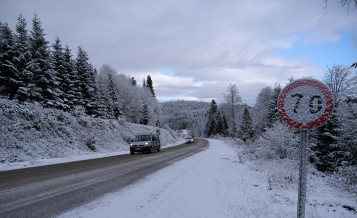 Kastamonu'da kar yağışı kartpostallık manzaralar oluşturdu