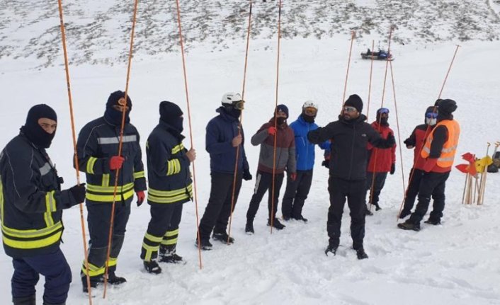 Samsun'da AFAD ve itfaiye ekipleri çığda kurtarma tatbikatı yaptı