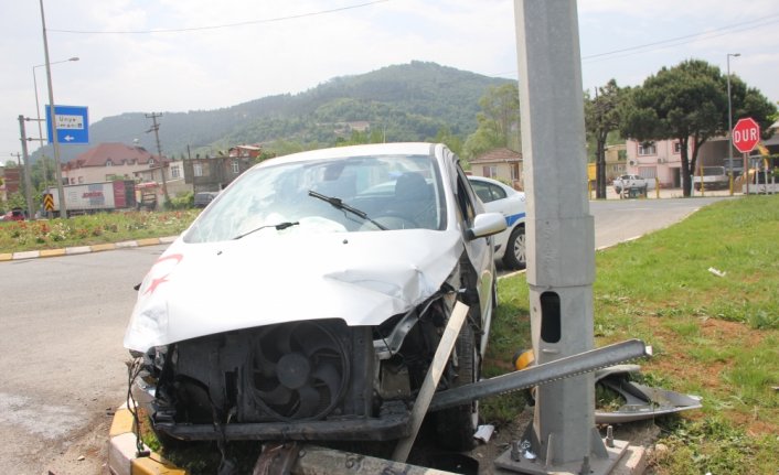 Ordu'da iki otomobil çarpıştı: 3 yaralı