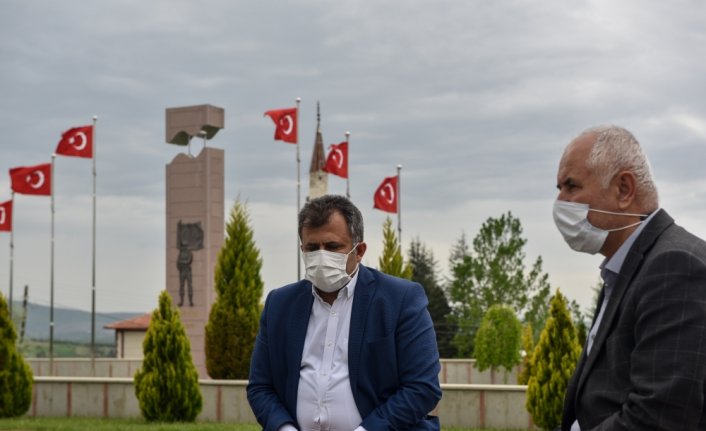 Taşköprü Belediyesi, kısıtlama döneminde kabristanlıklarda Kur'an okuttu