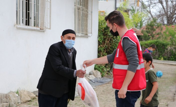 Türk Kızılay Havza Temsilciliği ramazan pidesi dağıttı