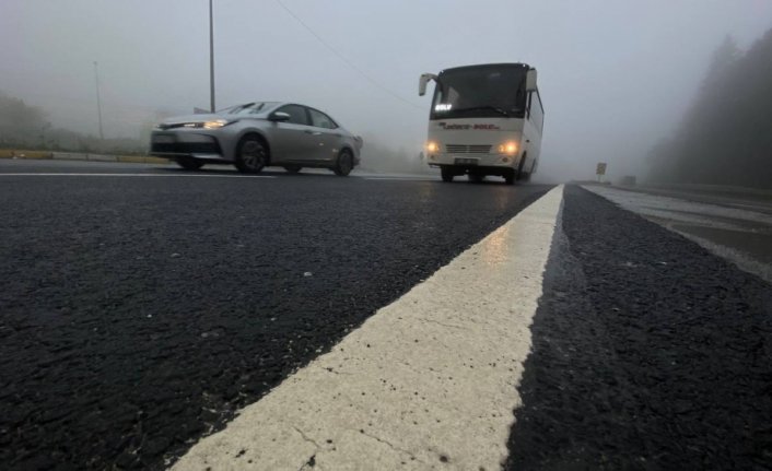 Bolu Dağı'nda sağanak ve yoğun sis etkili oluyor