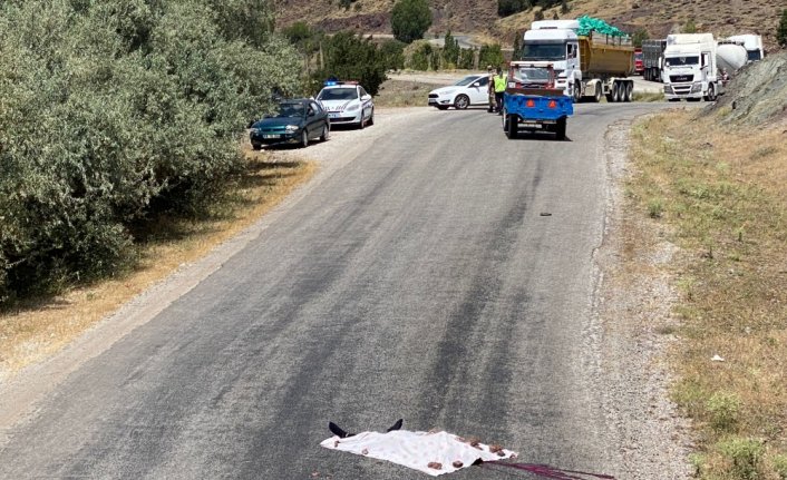 Tokat'ta traktörden düşen kardeşlerden biri öldü, diğeri yaralandı