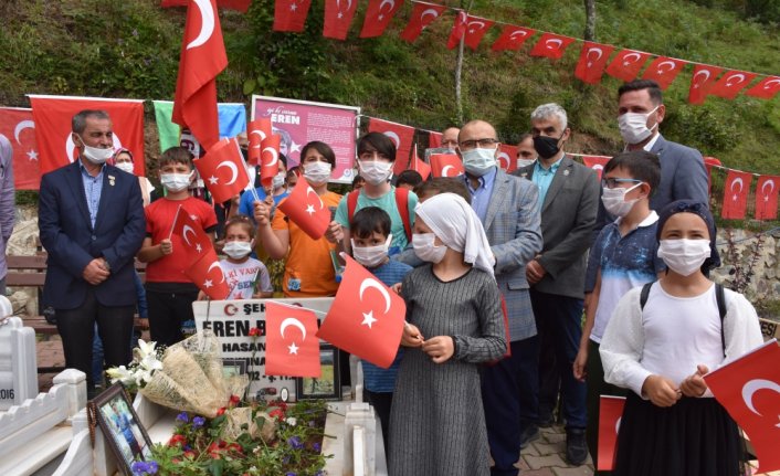 Şehit Eren Bülbül şehadetinin dördüncü yılında mezarı başında anıldı