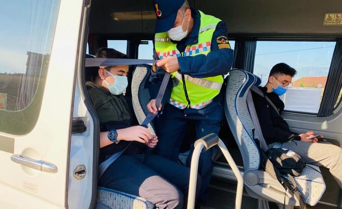 Karabük'te polis ve jandarma okul çevresinde denetim yaptı