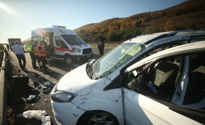 Düzce'de düğün yolundaki trafik kazasında 5 kişi yaralandı