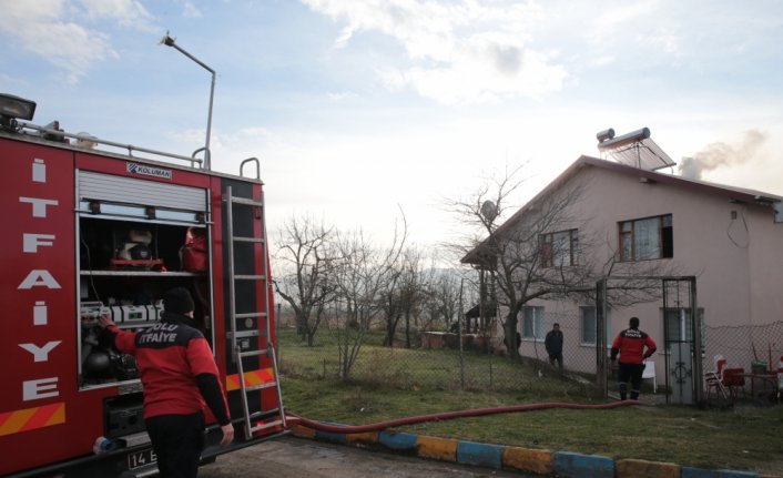 Bolu'da çıkan baca yangını büyümeden söndürüldü