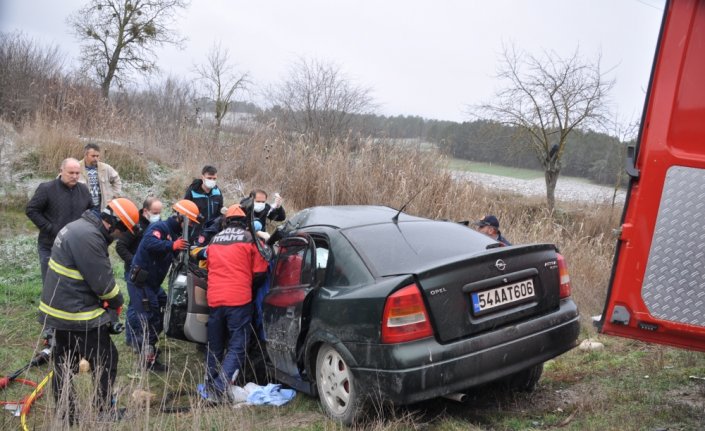 Bolu'da servis midibüsü ile otomobilin çarpıştığı kazada 9 kişi yaralandı