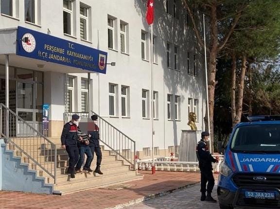 Ordu'da büfeden alkollü içecek ve sigara çalan kişi tutuklandı