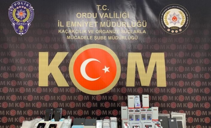 Ordu'da kaçak cep telefonu operasyonunda 3 şüpheli yakalandı