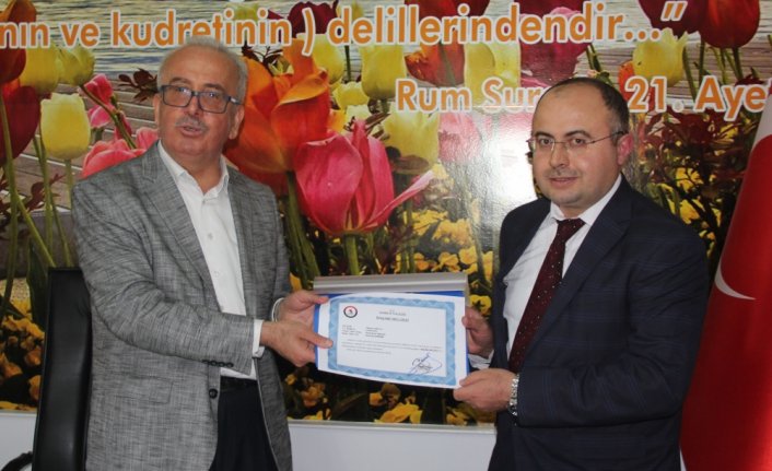 Havza Müftüsü Nurlu, hayır çarşısında emeği geçenlere plaket verdi