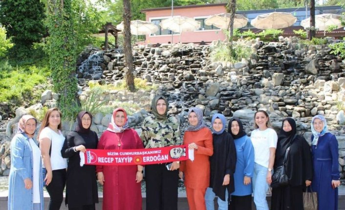 AK Parti Karabük Kadın Kolları teşkilatından dayanışma etkinliği