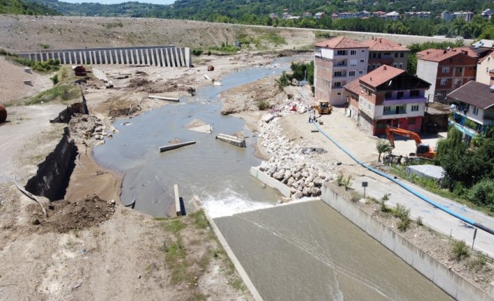 Bartın'da selden etkilenen bölgelerde çalışmalar sürüyor