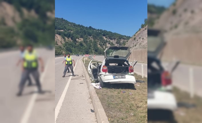 Tokat'ta devrilen otomobildeki 6 kişi yaralandı