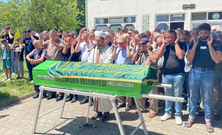 Zonguldak'ta evinde ölü bulunan yaşlı adam toprağa verildi