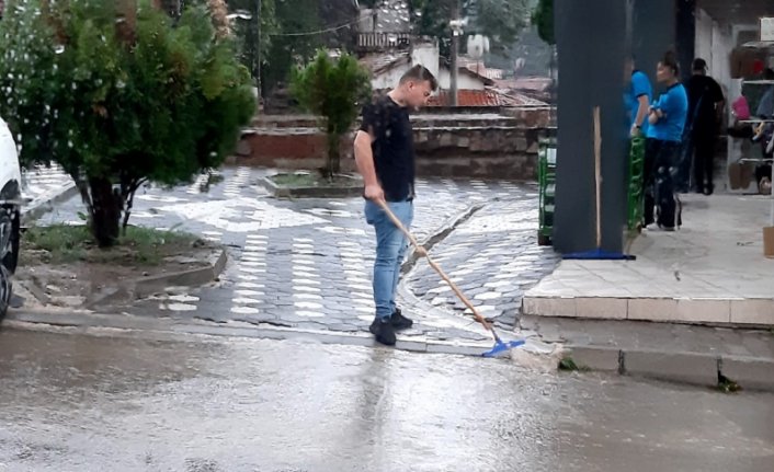 Mudurnu'da sağanak etkili oldu