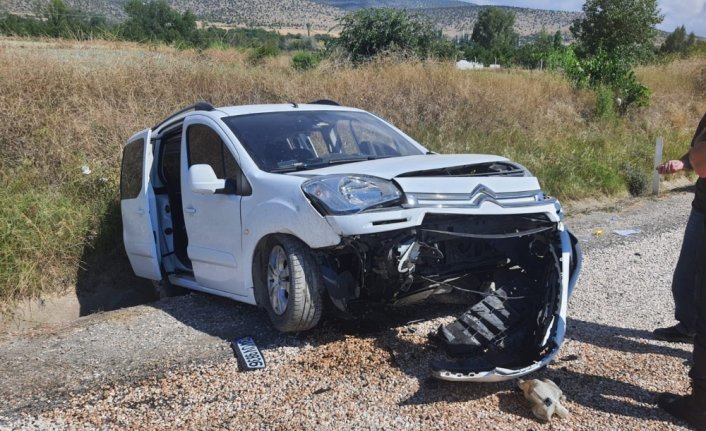 Tokat'ta sulama kanalına düşen hafif ticari araçtaki 5 kişi yaralandı