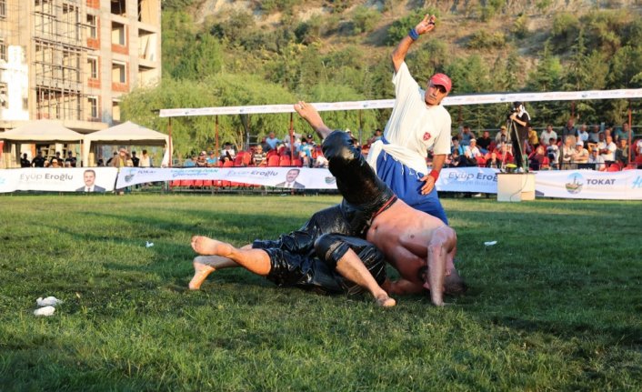 Topçam yağlı pehlivan güreşlerinde başpehlivan Hüseyin Gümüşalan oldu