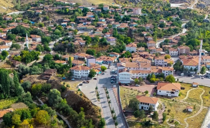 Çorum'da Yekbas köyünün mahalleye dönüştürülmesi belediye meclisinde kabul edildi