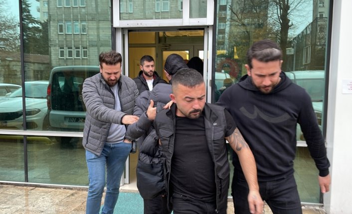 Samsun'da aynı kişiyi ikinci kez gasbettiği öne sürülen 4 zanlı yakalandı