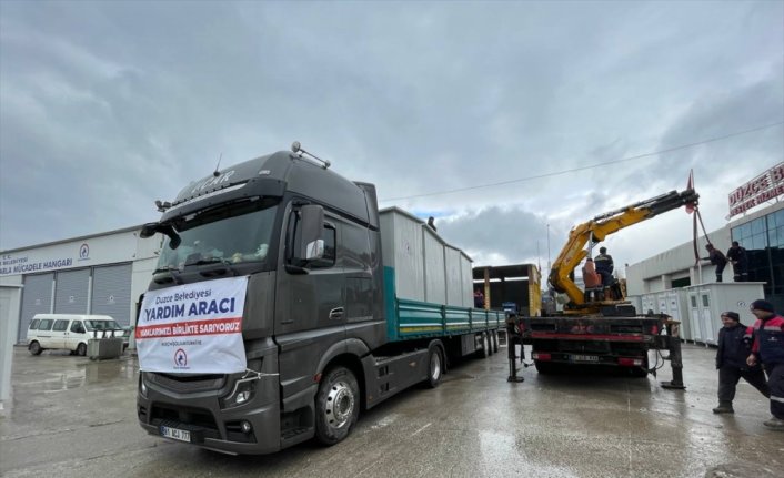 Düzce'den deprem bölgesine yardım seferberliği sürüyor