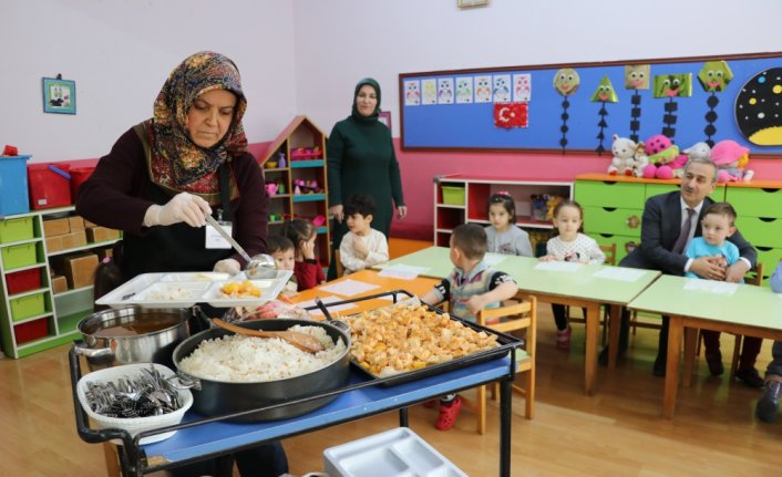 Karabük'te öğrencilere yönelik ücretsiz yemek hizmeti devam ediyor