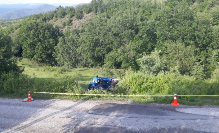 Sinop'ta devrilen traktörün altında kalan sürücü öldü