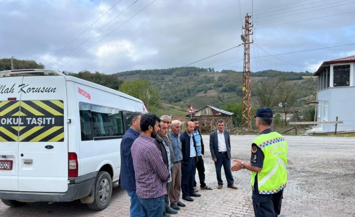 Samsun'da okul servisi şoförlerine trafik eğitimi verildi