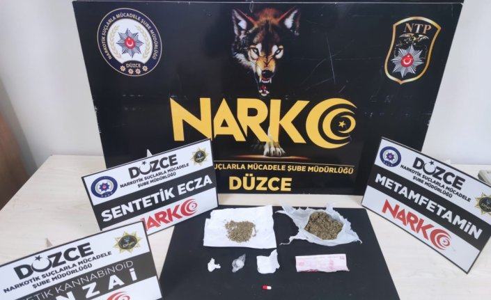 Düzce'de durdurulan araçta uyuşturucu yakalandı