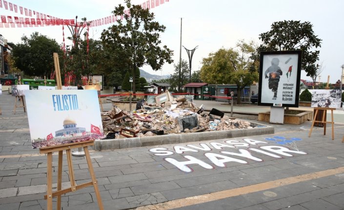 Giresun'da, Gazze'deki saldırılara temsili enkaz oluşturularak dikkat çekildi