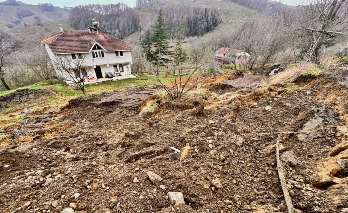 Düzce'de heyelan yaşanan bölgede sismik etüt çalışmaları sürüyor