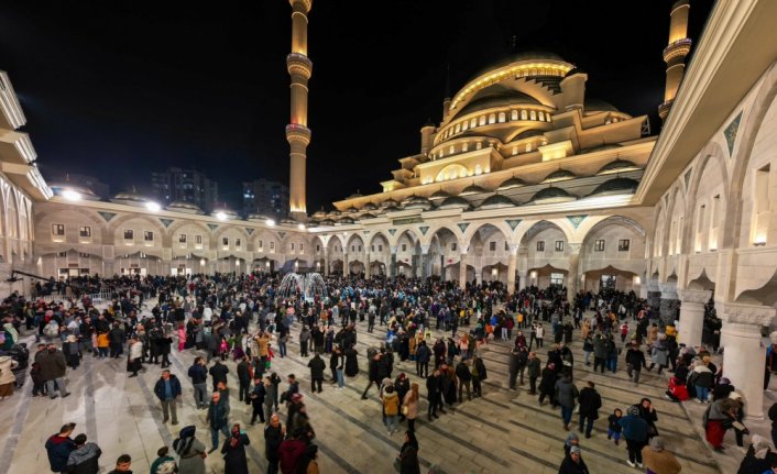 Fiberli, Şahinbey Millet Camisi'nin aydınlatma projesini tamamladı