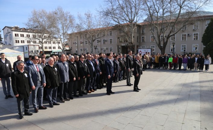 Tokat'ta Vergi Haftası kutlamaları çelenk sunumuyla başladı