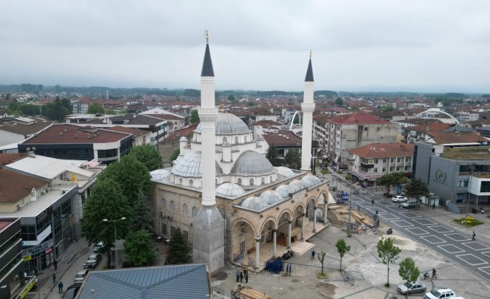 Düzce'de Cedidiye Camisi ve Meydanı Projesi'nde sona yaklaşıldı