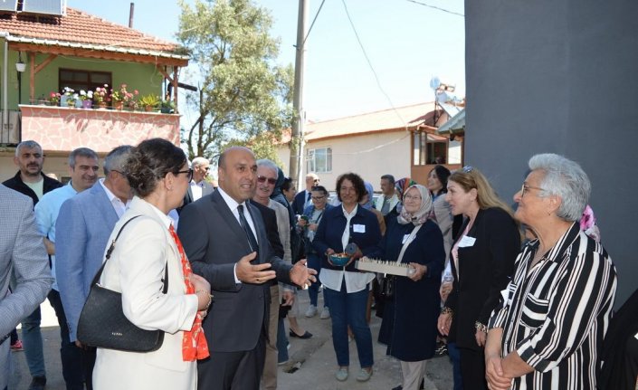 Akçakoca'da ahşap boyama sergisi açıldı