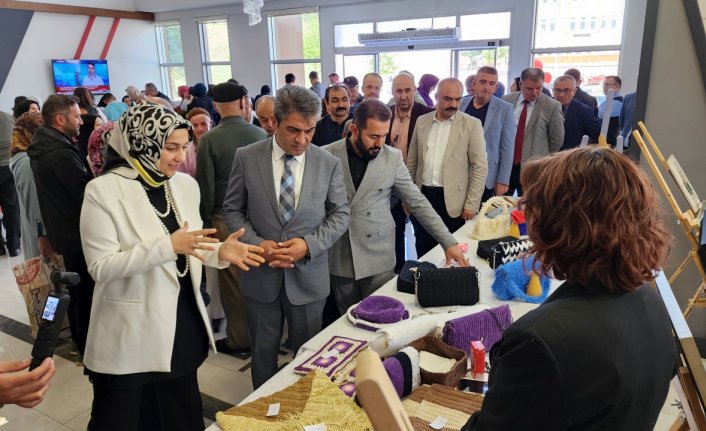 Amasya Suluova Sakatlar Derneği el sanatları sergisi açtı