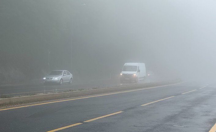 Bolu Dağı'nda sis etkili oldu