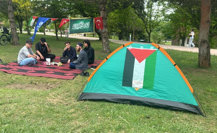 Bolu'da üniversite öğrencileri Filistin'e destek için oturma eyleminde