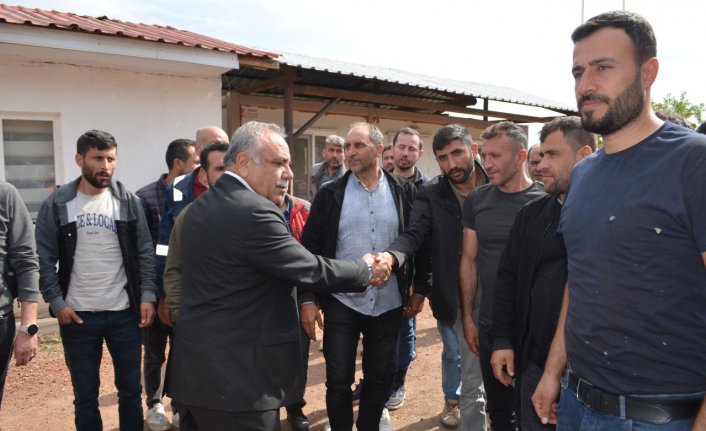 Dodurga Belediye Başkanı Çetinkaya, eylem yapan maden işçilerini ziyaret etti