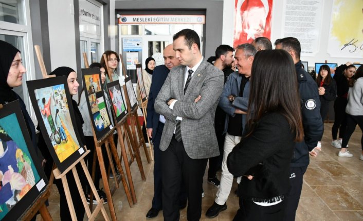 Gümüşhacıköy'de “Gazze'de Çocuk Olmak“ resim sergisi açıldı