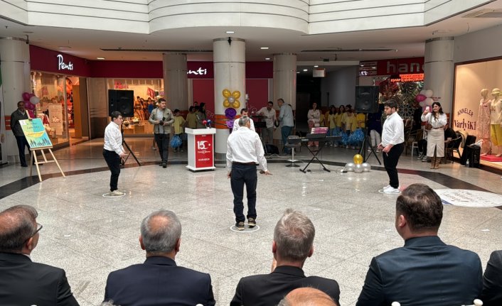 Karabük'te engelli öğrenciler resim ve el sanatları sergisi açtı