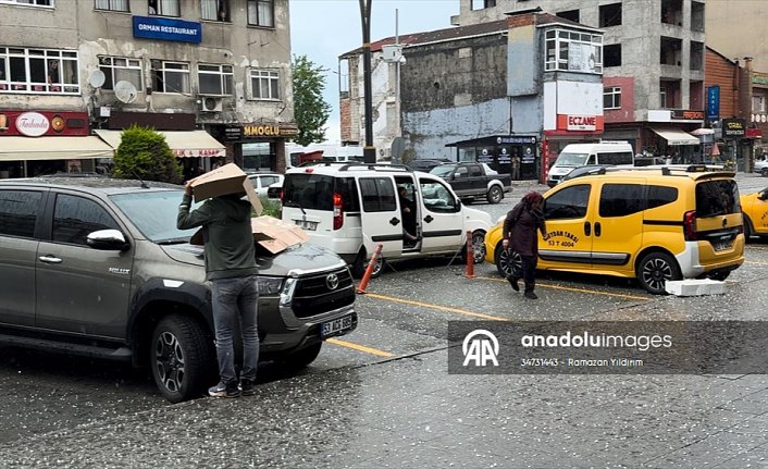 Rize'de sağanak ve dolu etkili oldu