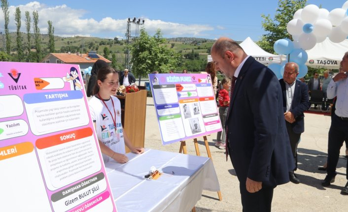 Taşova’da TÜBİTAK 4006 Bilim Fuarı açıldı