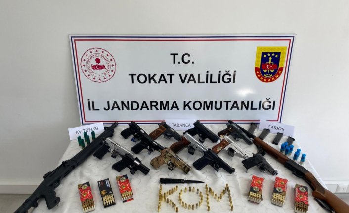 Tokat'taki silah ve mühimmat kaçakçılığı operasyonunda 14 kişi yakalandı