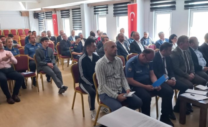 Yağlıdere'de muhtarlara seminer verildi