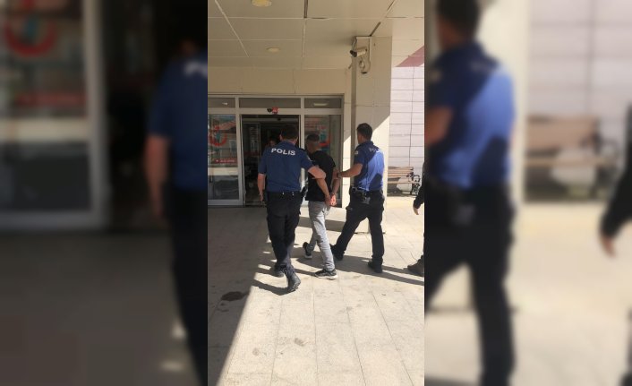 Araç hırsızlığından aranan kişi alkollü ve ehliyetsiz araç kullanırken yakalandı