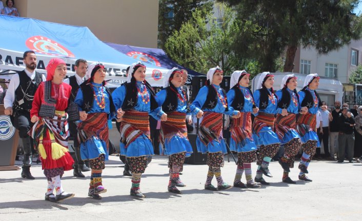 Bafra'da Halk Eğitim Merkezi Yıl Sonu Sergisi açıldı