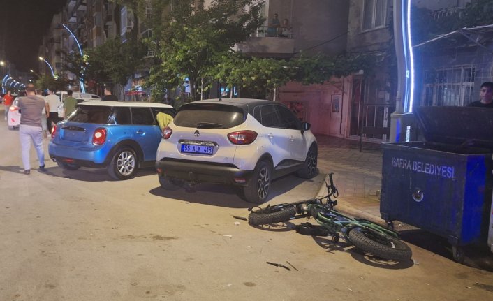 Bafra'da otomobile arkadan çarpan elektrikli bisiklet sürücüsü yaralandı